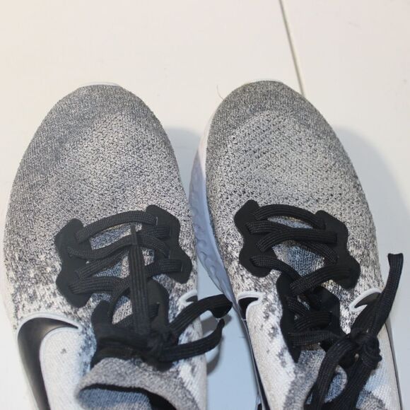 Nike Epic React Flyknit Men Size 11 - Picture 7 of 9